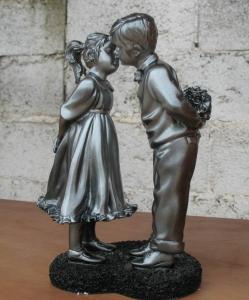 Wholesale Small Polyresin figurine(Young love) for home decoration or festival gift from china suppliers