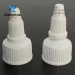 Flexible Plastic Spout Cap For Soft Drink Plastic Spout With Screw Cap Stand Up