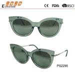 Fashion sunglasses made of plastic frame with metal temple, suitable for men and