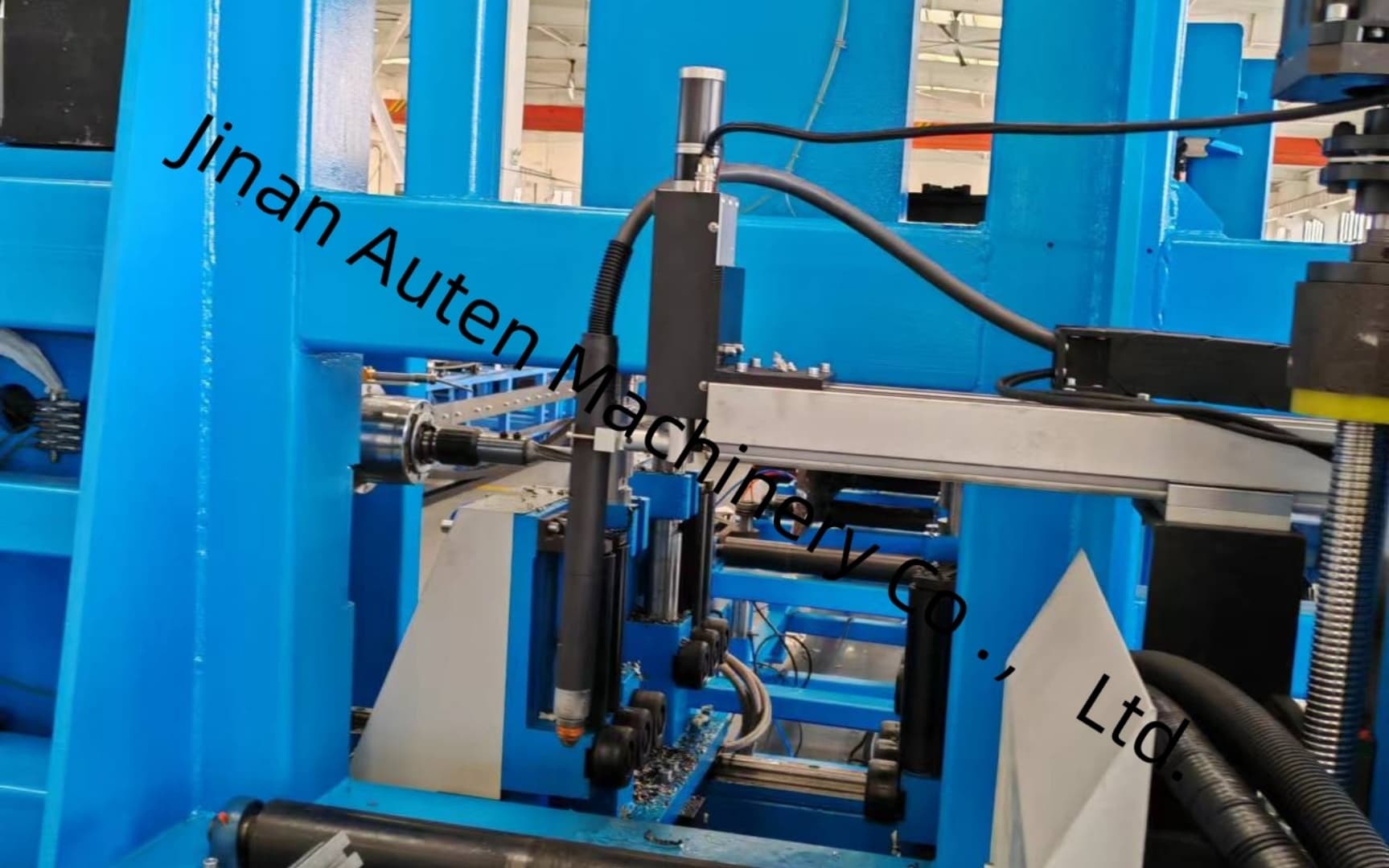 4.5 KW Servo Motor Power Of X Axis CNC H Beam Drill And Shearing Machine 3 Row Style Tool Magazine