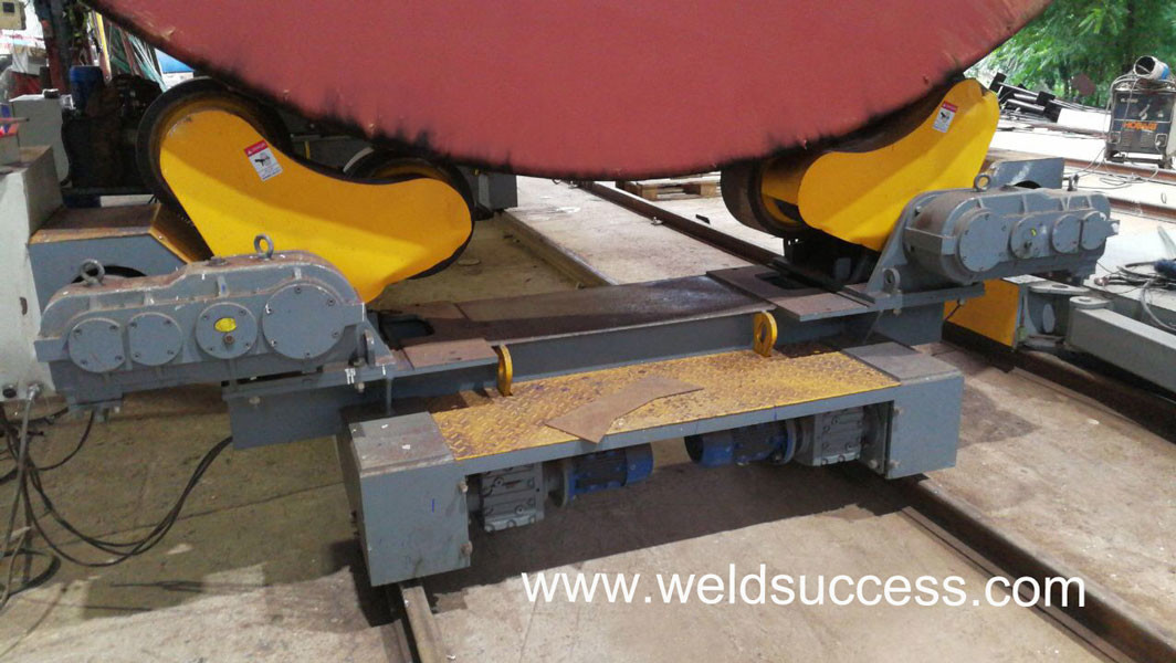 80T Self Aligning Welding Pipe Rollers Motorized Travelling For Heavy Duty 5000mm