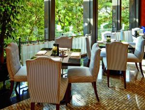 Wholesale gelaimei Upholstered Dining Chairs from china suppliers