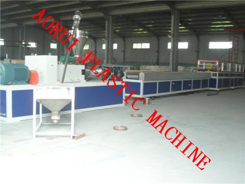 Moistureproof WPC Profile Production Line , Cabin Partition Profile Extruder