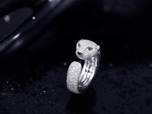 China luxury jewelry online VS Diamond N4225200 Panthere Cartier Ring With Emeralds Onyx on sale