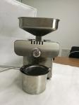 High Oil Yield Screw Desk Type Oil Machine Commecial Oil Press Machine