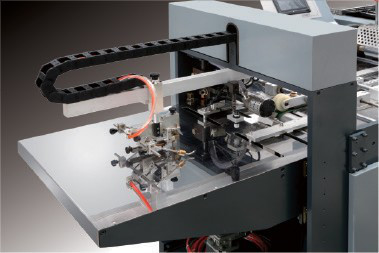 25pcs/min Automatic Lining Case Making Machine for Phone Gift