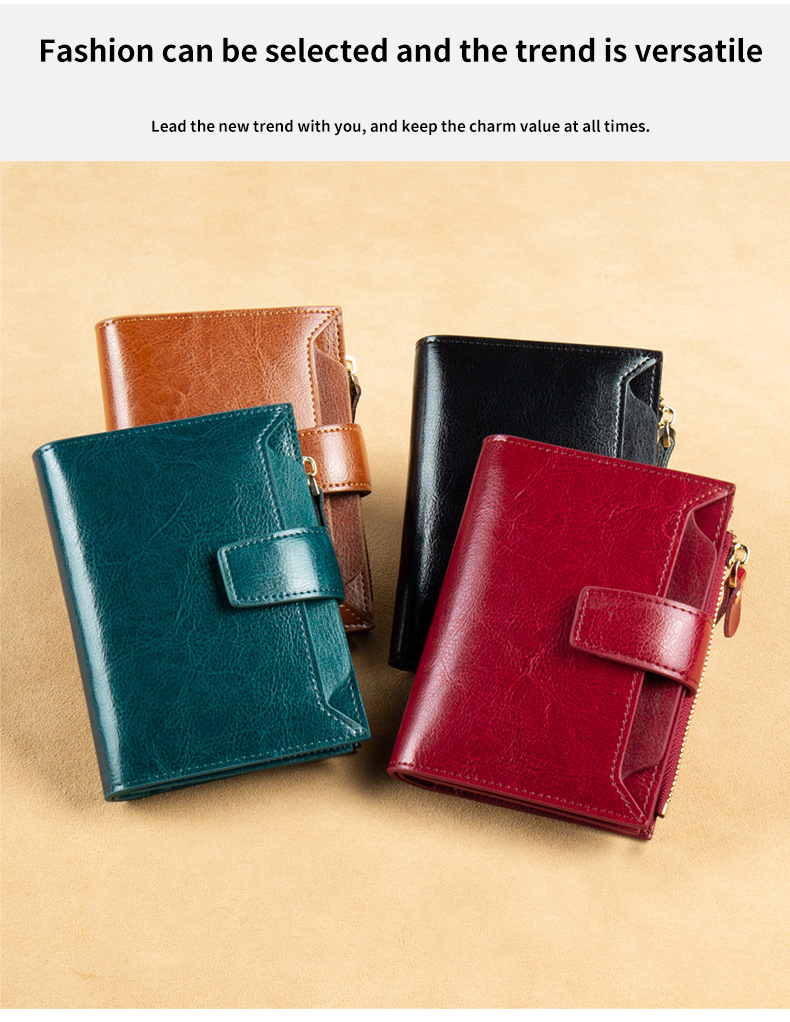 Stylish Ladies Purse with Card Holder and Zipper Closure in Multifunctional Design
