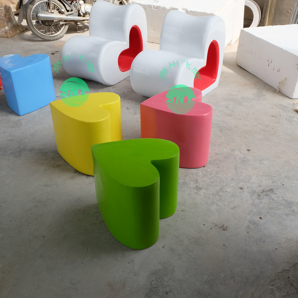 Hotel mall deco heart shape multi-color fiberglass chair statue as functional furniture