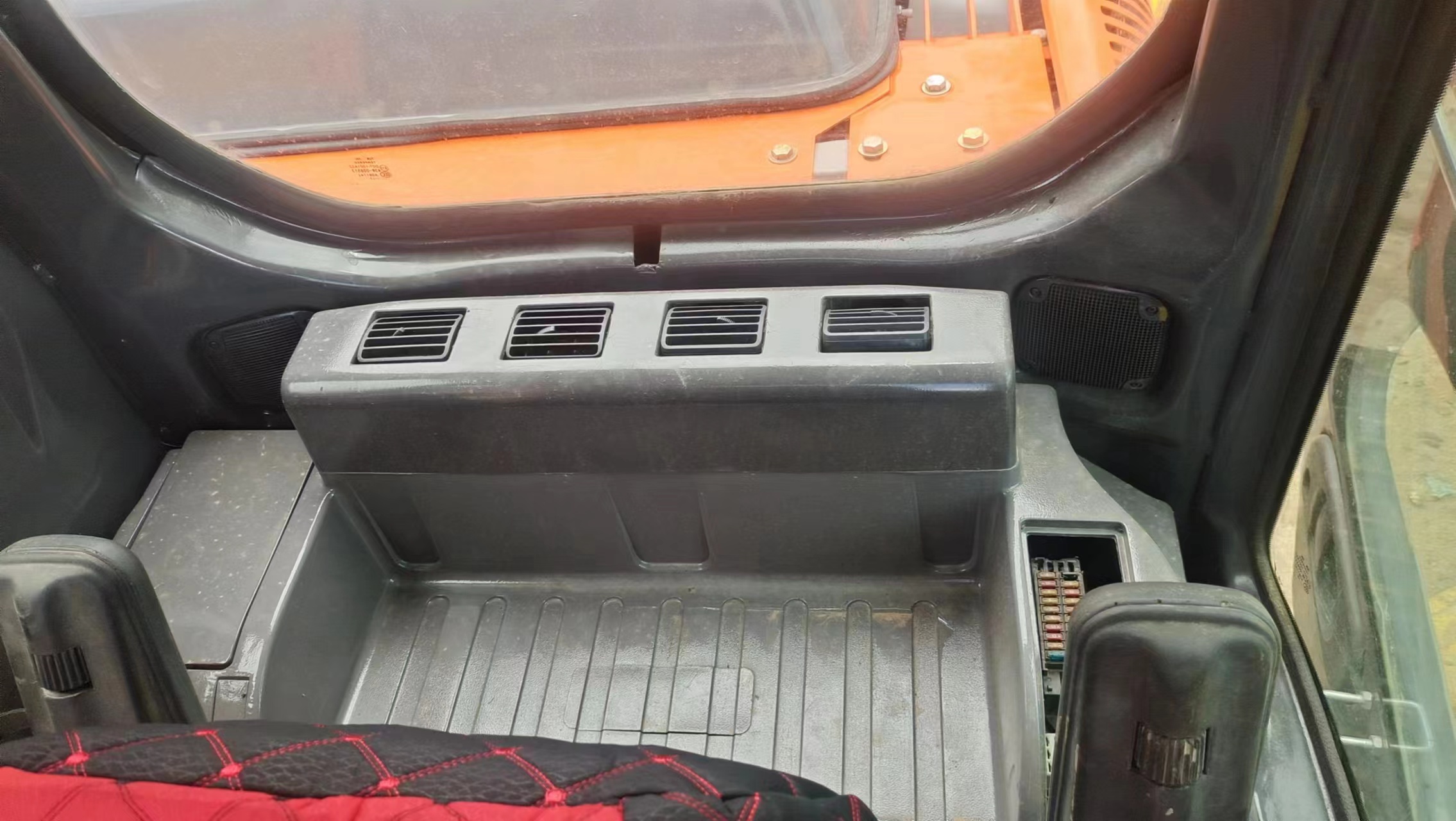 NEW arrivals hot sale product used Hitachi zx 130/second hand Hitachi zx 130 on sale