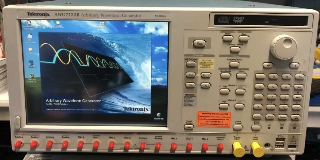 AWG7122B 12 GS/s Tektronix Arbitrary Waveform Generator 2 Ch