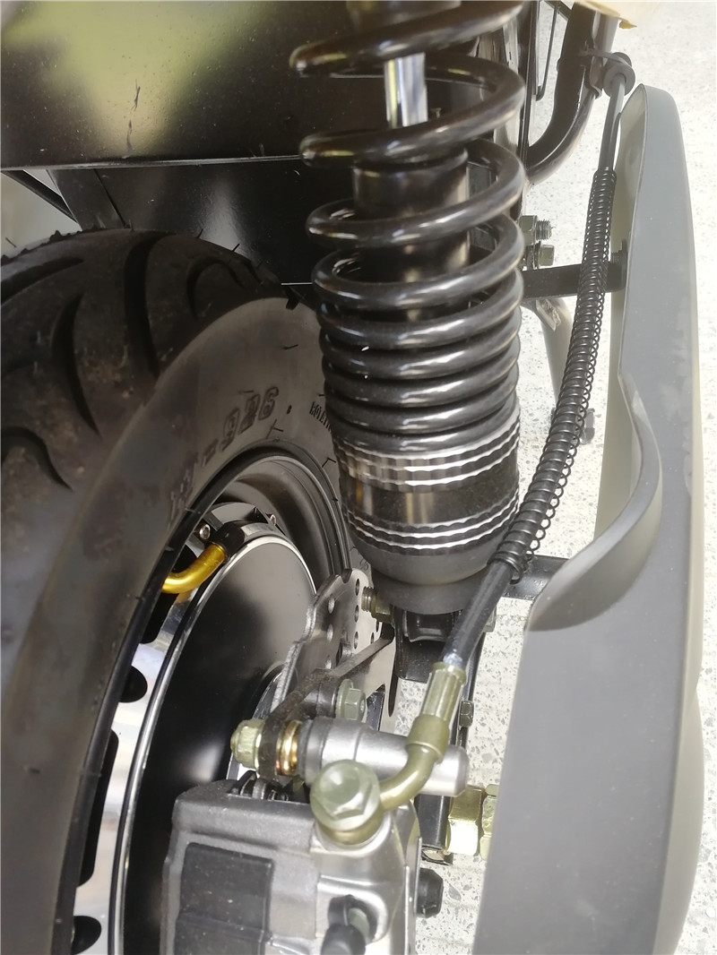 High Speed 72V 1200W Electric Motor Bike Cool Chopper Design with 3.5-10 Tubeless Tires