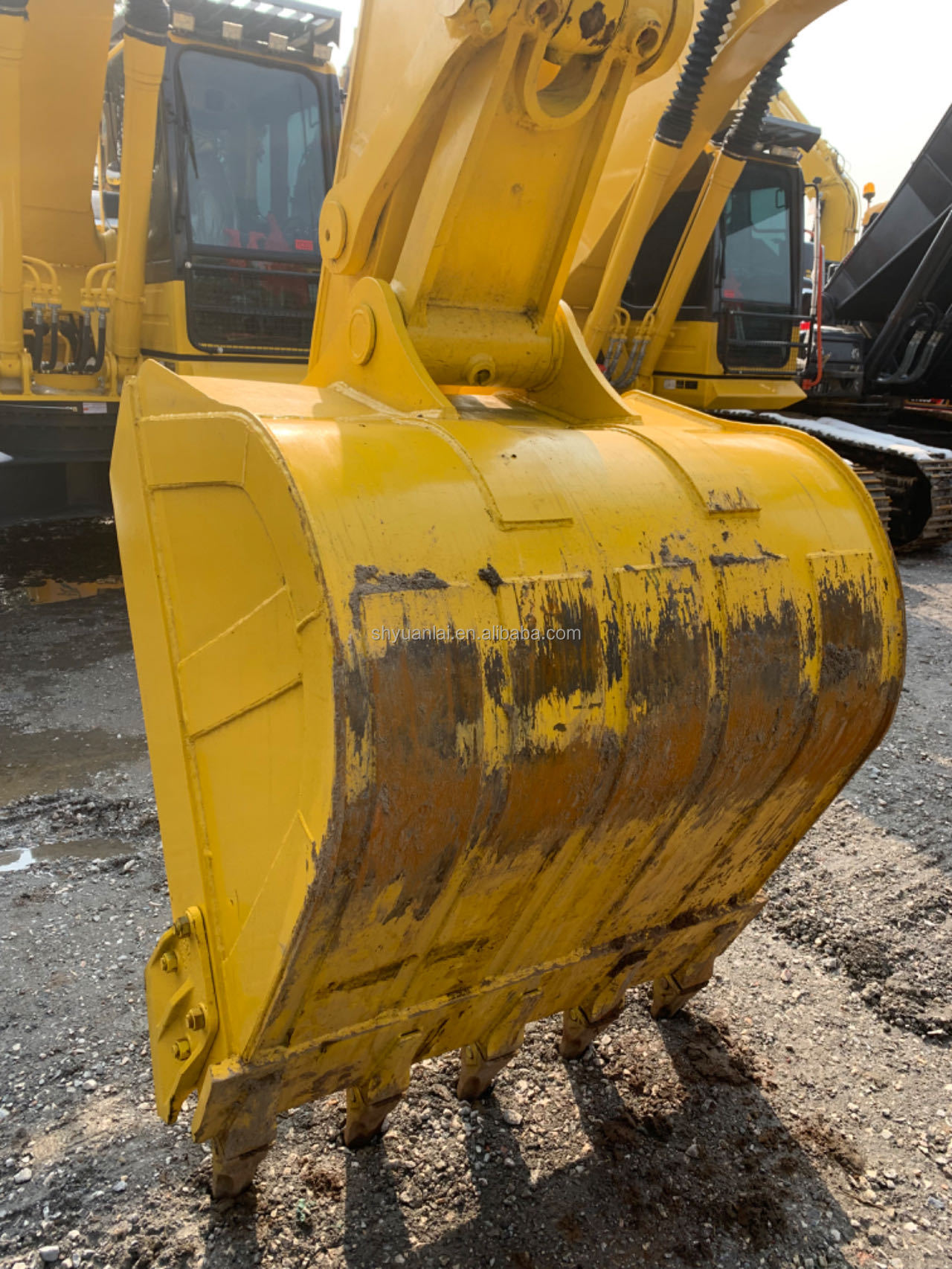 Good Condition Komatsu PC240 Used Excavators with Fuel-Saving Systems and Working Systems