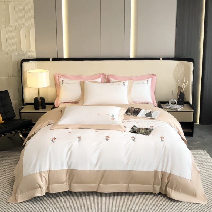 Exquisite Embroidery Craft 100% Cotton Quilt Bedding Set for Comfortable Sleep 4 Pcs