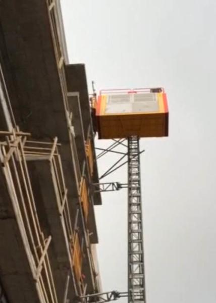 High Strength Construction Site Hoist Installation Easy With Non Eccentric