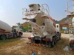 Cylinder Type Concrete Mixer Trucks High Speed With Vibrating Amplitude 2.6mm