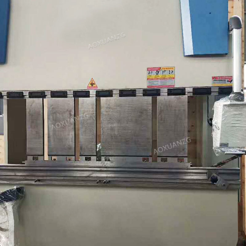 100T 2500MM Hydraulic Press Brake Bending Machine With Customized Extension Plate