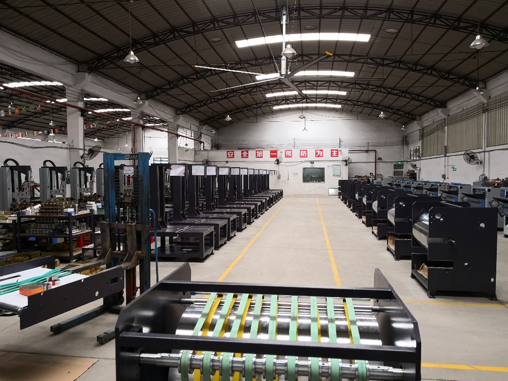 LS-300B Automatic Cardboard Box Making Machine Hardcover Making Machine Packing Box Making Machine