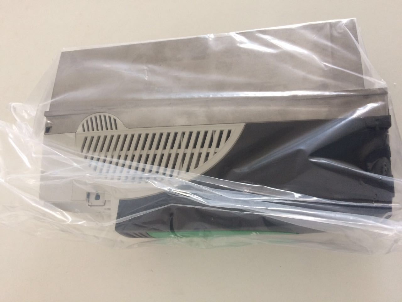 Emerson SP1402 400V AC PANEL MOUNT DRIVE，CONTROL TECHNIQUES，NEW ORIGINAL.