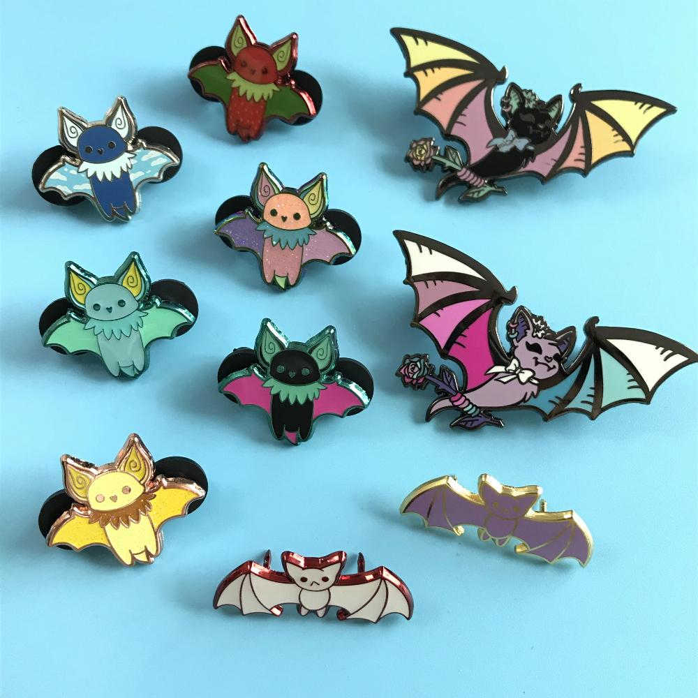 Special Design Souvenir Bat Glow In Dark Enamel Metal Lapel Pin Badge Customized Logo
