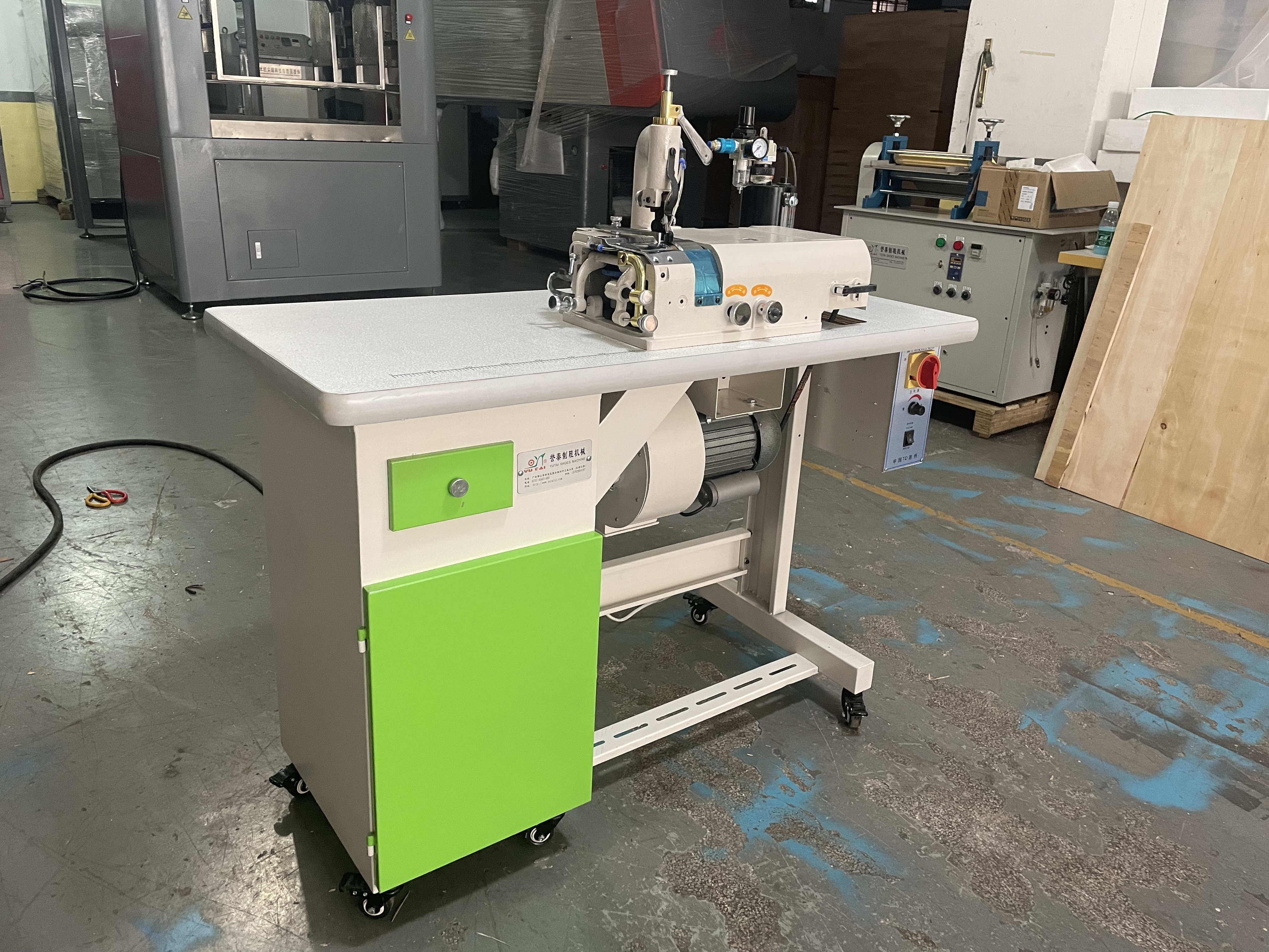 Counter Skiving Machine with Water Cooler Sharpening Clutch Group and Max Skiving Width 50mm for Leather Shoe and Rubber