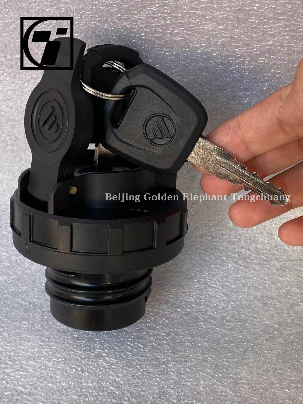 Foton Auto Truck OMAC S5 S1 S3 CTX Model Key Assembly Key for Fuel Tank Fuel Tank Cap Alpha Model