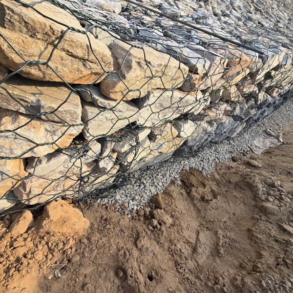 Corrosion Resistant 80mm X 100mm / 100mm X 120mm /2.7mm Galvanized Gabion Wire