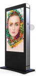 IP65 Waterproof Street Digital Signage Outdoor Displays 16.7M Color Display