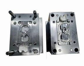 China Cold Runner 0.01mm Plastic Molding Die Three Plates Plastic Injection Tool on sale