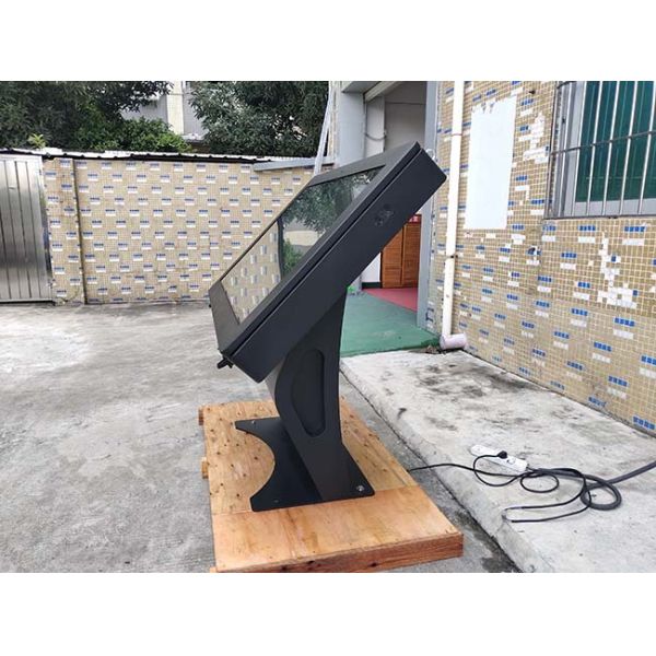 55 inch rainproof and waterproof touch screen outdoor standing advertising machine electronic newspaper reading kiosk