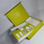 CMYK / Pantone Printed Packaging Box Emboss Kraft Paper Cosmetic Box