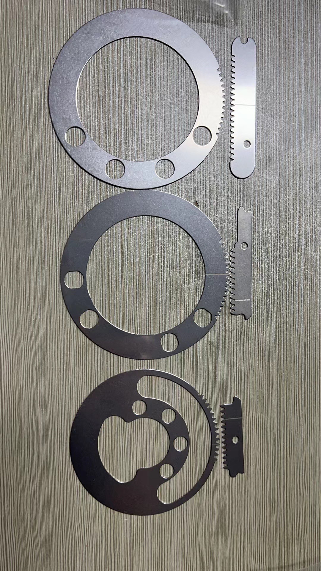 Custom Precision Stainless Steel Valve Plates & Reed Blades – High-Durability Components for Compressors, Engines & HVAC Systems