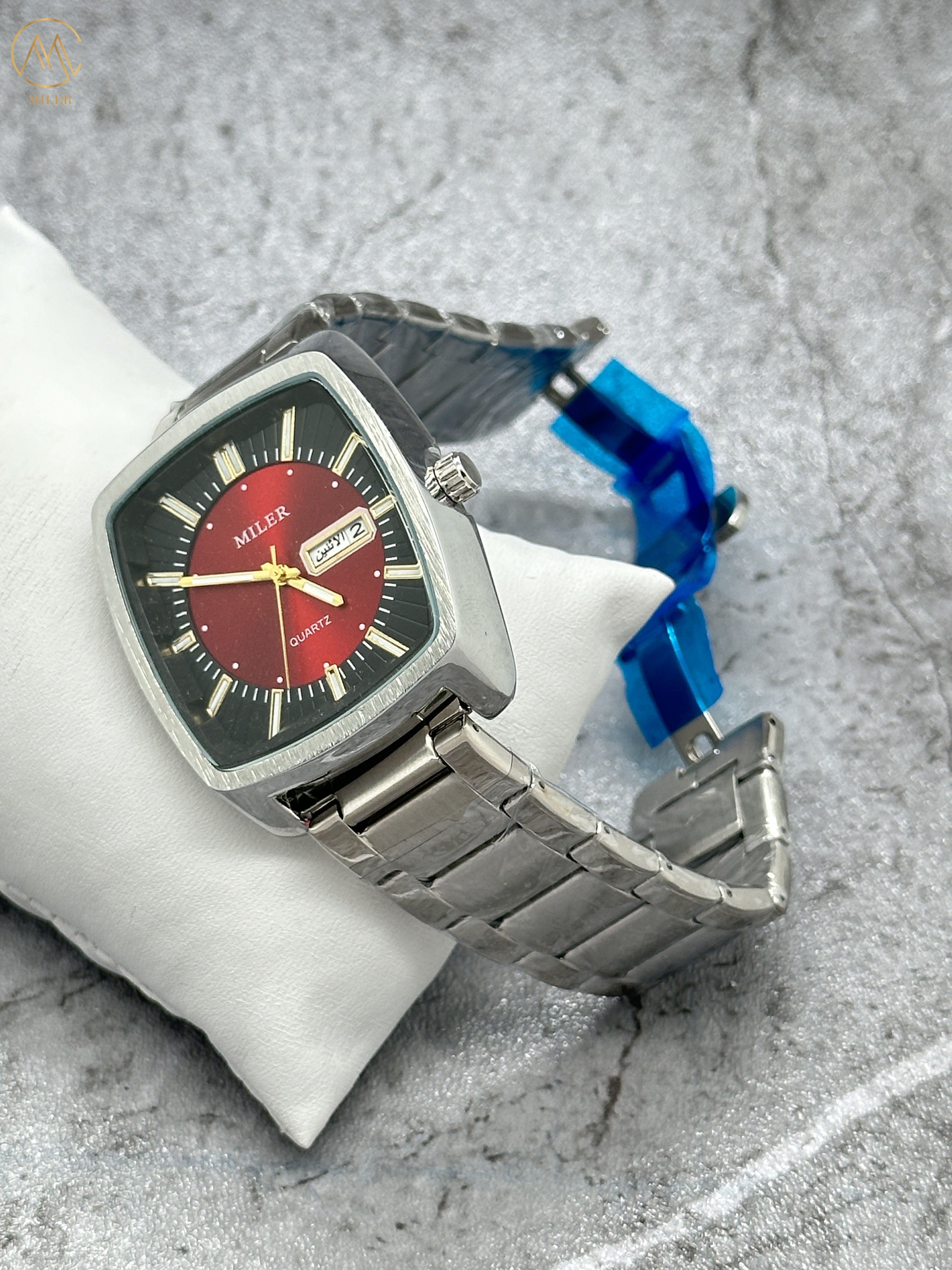 Fashionable Classic Men′s Waterproof Watch with Stainless Steel Strap