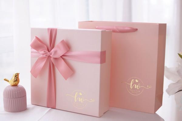 Rigid Gift Box Valentine's Day bow gift box gift box with top and bottom cover