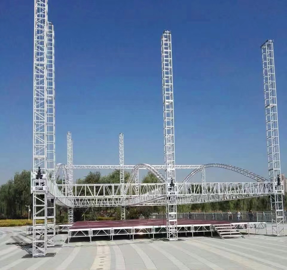 Silver Aluminum Roof Truss System , Square Portable Stage Truss