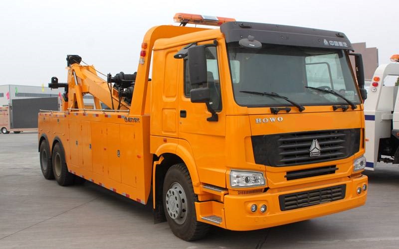 SINOTRUCK HOWO rotator wrecker 20-50 ton Heavy Duty Cheap Tow Truck Recovery Truck for sale
