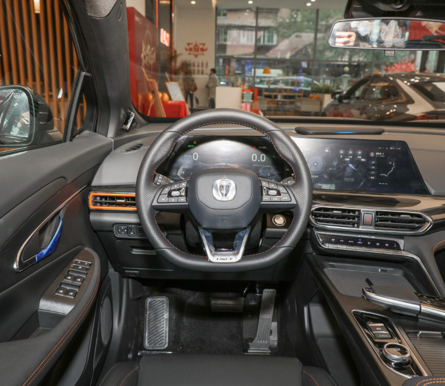 Changan UNI-T 2022 2.0T 233HP Linghang Model 8AT 5 Seats SUV New Or Used