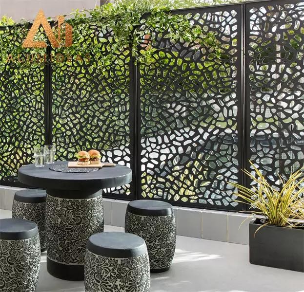 Aluminum fence panels