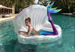 Wholesale High Capacity Seashell Pool Float 170*130*110cm Luxurious Pearl Glazed Clamshell from china suppliers