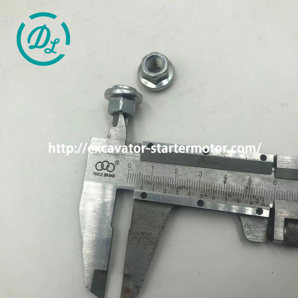 1-09440040-1 Engine Parts Exhaust Manifold Screw Nut 1094400401