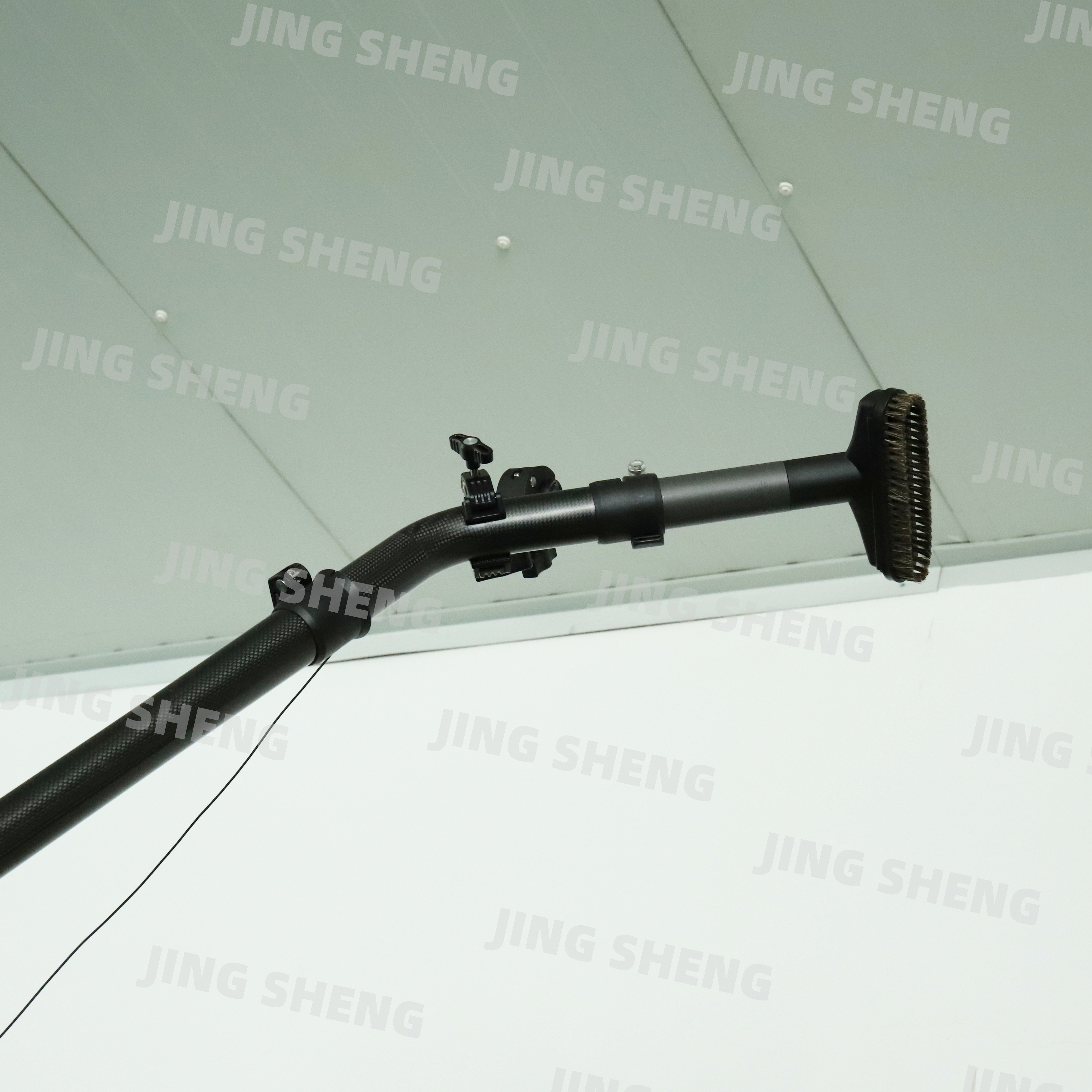 30ft Plug-in Carbon Fiber Gutter Vacuum Pole with Camera for Gutter Cleaning Visibility, OEM