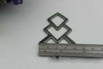 Novelty design triangle pattern gold & gunmetal zinc alloy metal logo plate for