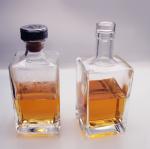 Zinc Alloy Cork Square Whiskey Bottle 700ml 21.5mm Crystal White
