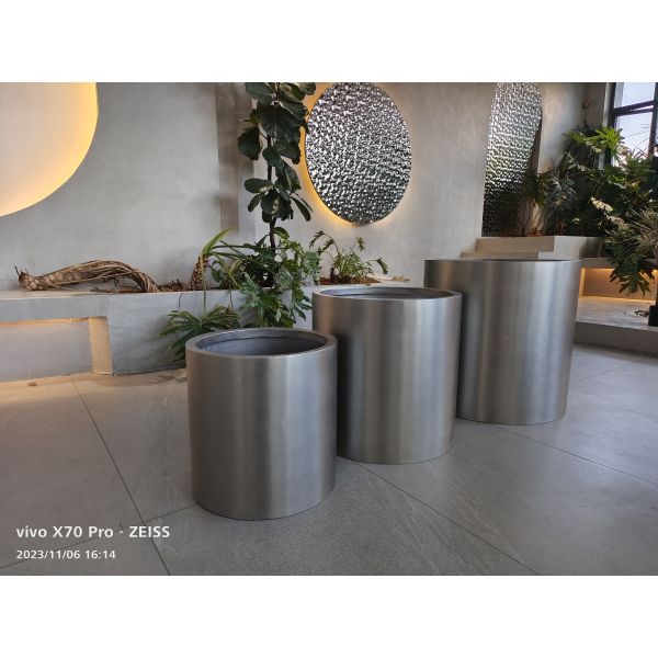 Drainage Metal Planter Pots Rust Resistant For Indoor And Outdoor