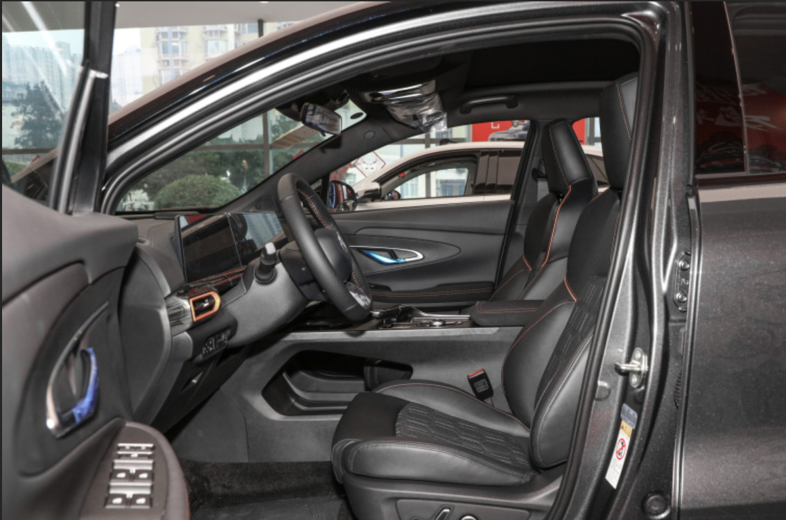 Changan UNI-T 2022 Gasoline 2.0t Pilot Model 5 Door 5 Seats Compact SUV