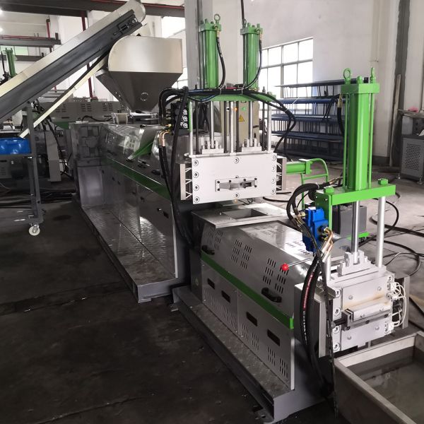 140mm Double Stages Pelletizing Machine Hard Plastic Recycle Granulating Machine