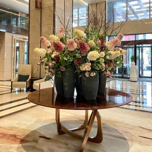 Wholesale Premium Vase Ornament Hotel Flower Arrangement Decorative Flower Pot And Table from china suppliers