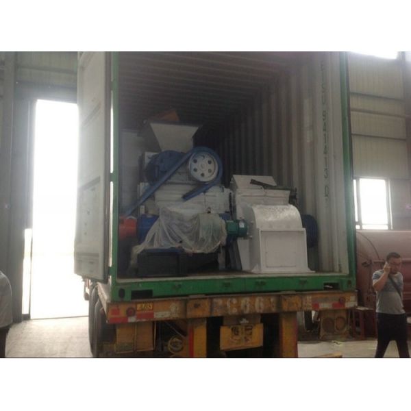 Small Mobile Stone Hammer Crusher Machine with Crushing Capability and White Color