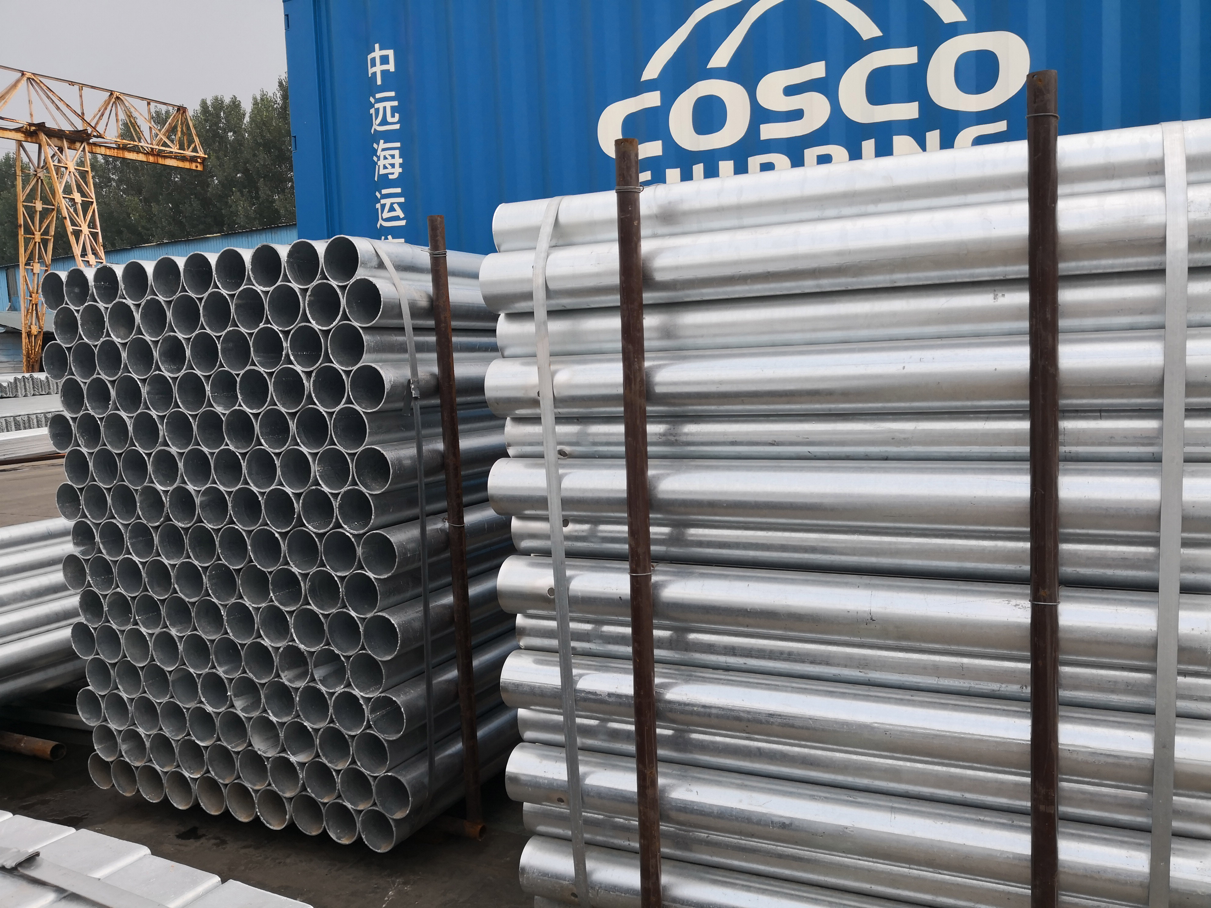 Outdoor Security Round Section Steel Guardrail Post for Highway Protection