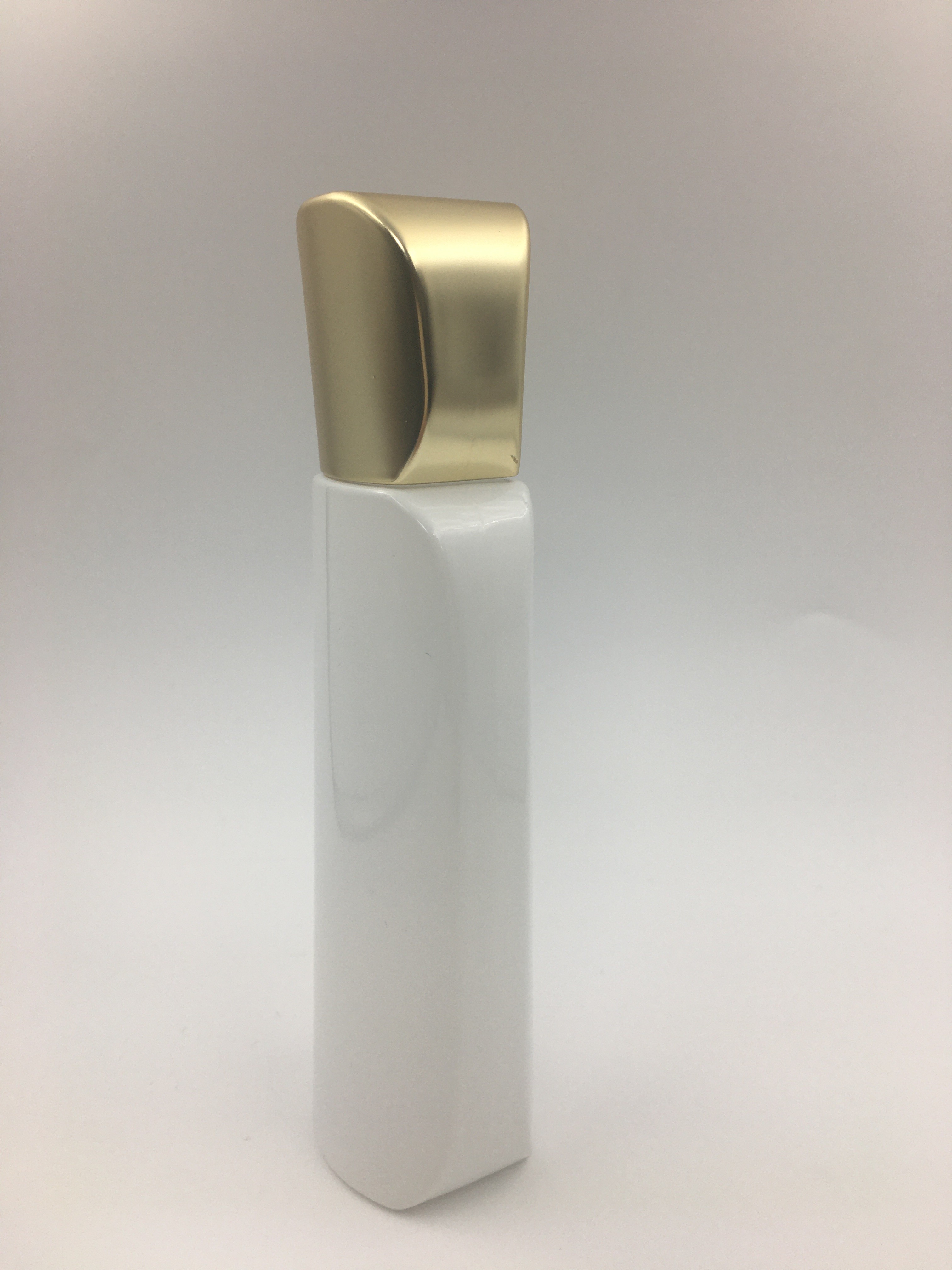 Various Painting Glass Cosmetic Packaging In Set White Bottle Gold Cap