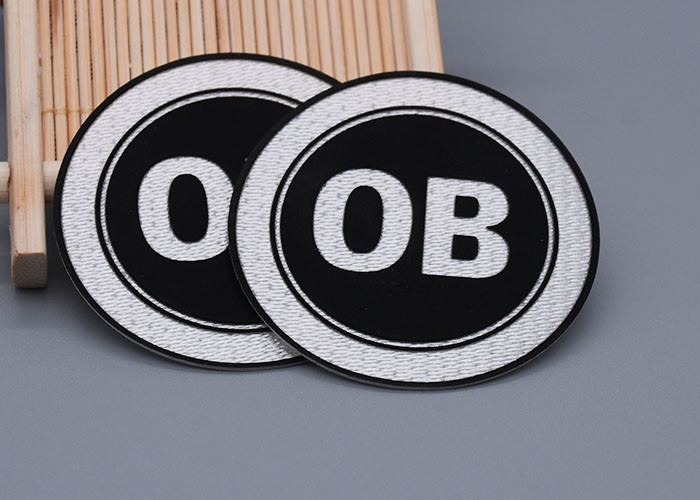 White Tatami Fabric Printed Labels With Black Silicone Logo For Garments